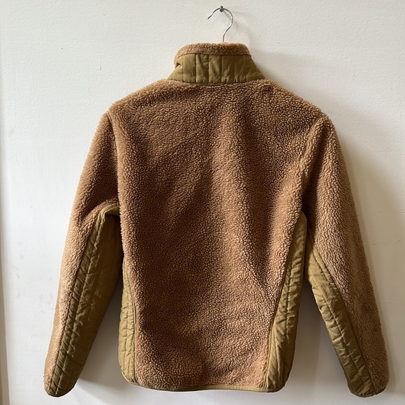 Patagonia women’s fleece jacket. Windproof, Jacket is in good condition. - Picture 4 of 4